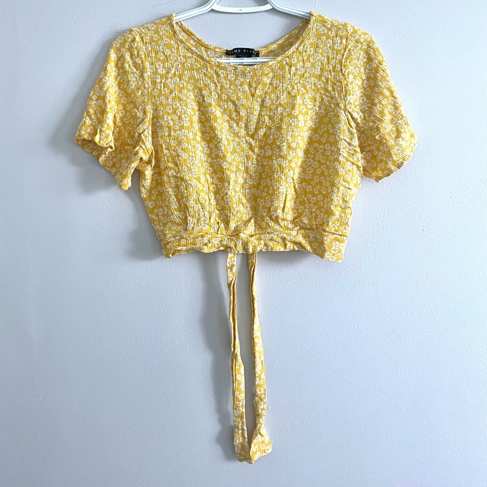 yellow floral crop top T-shirt